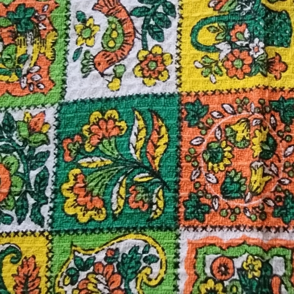 1970s Day Glo Wash Cloth Vintage Linens Washrag 60s, 70s green towel - Picture 10 of 10